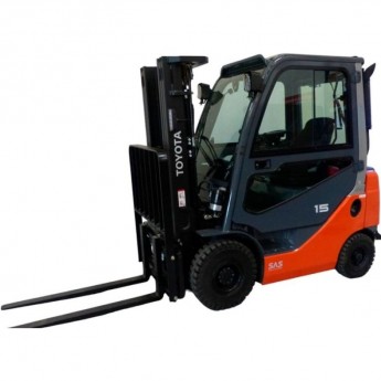 Дизельный вилочный погрузчик TOYOTA 02-8FDF15