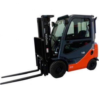 Дизельный вилочный погрузчик TOYOTA 02-8FDF18