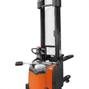 Электроштабелер TOYOTA SPE120L