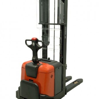 Электроштабелер TOYOTA SPE200